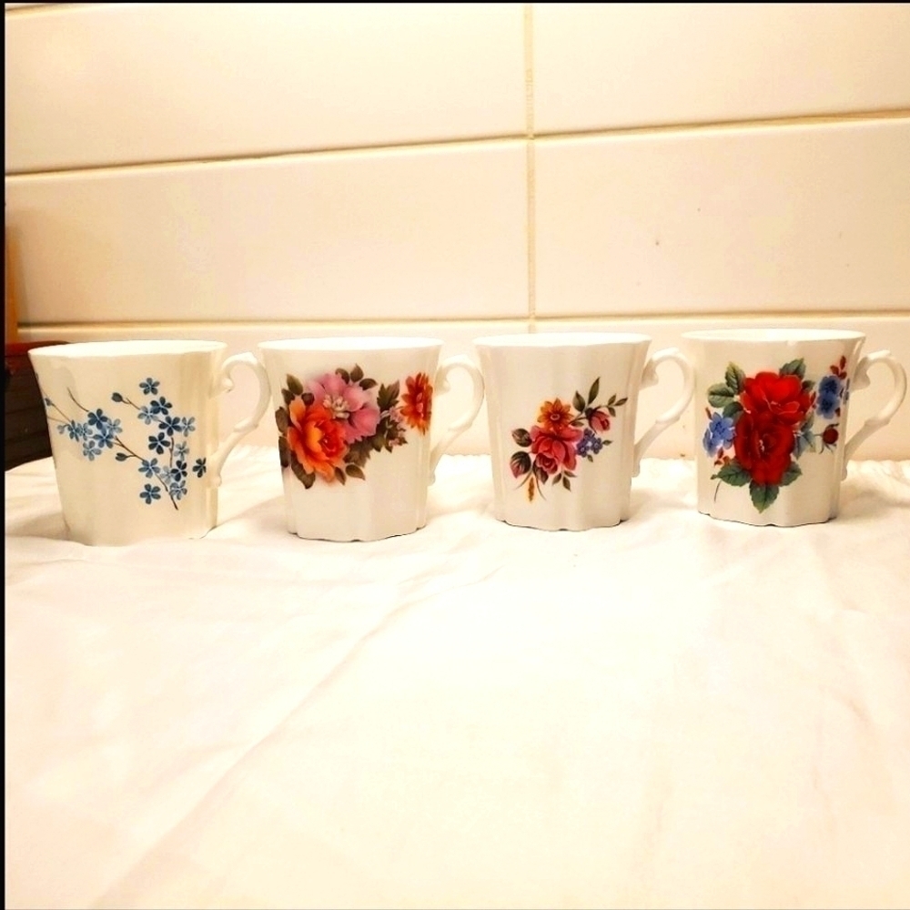 Royal Grafton Fine Bone China Floral Mugs Ribbed Body Scalloped Edge Set Of 4